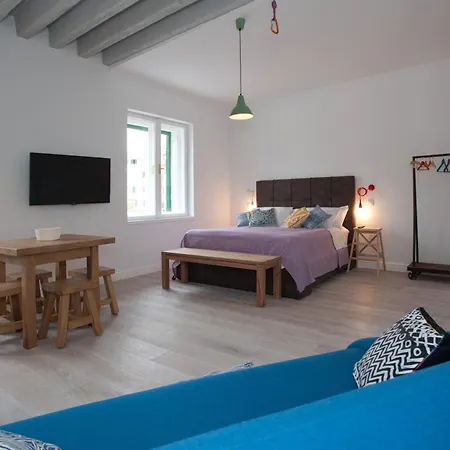 Apartman Stylish Theatre