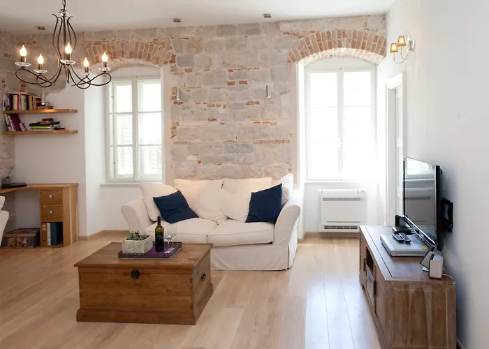 아파트 스타일리쉬 씨어터 아파트먼트 *