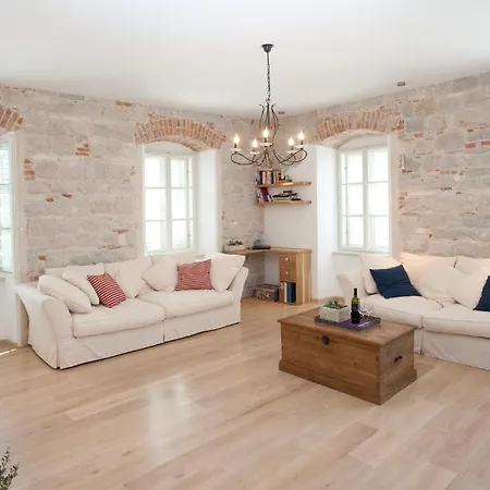 Stylish Theatre Спліт